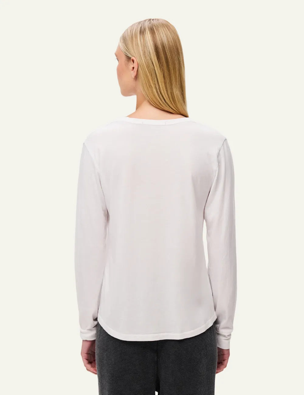 DIRTY LAUNDRY V-NECK LONGSLEEVE