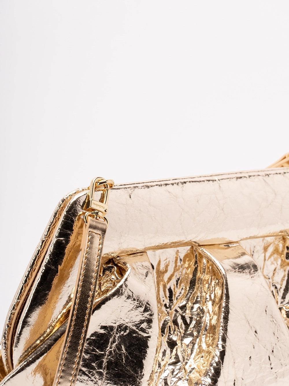 THEMOIRe EMERA PINEAPPLE