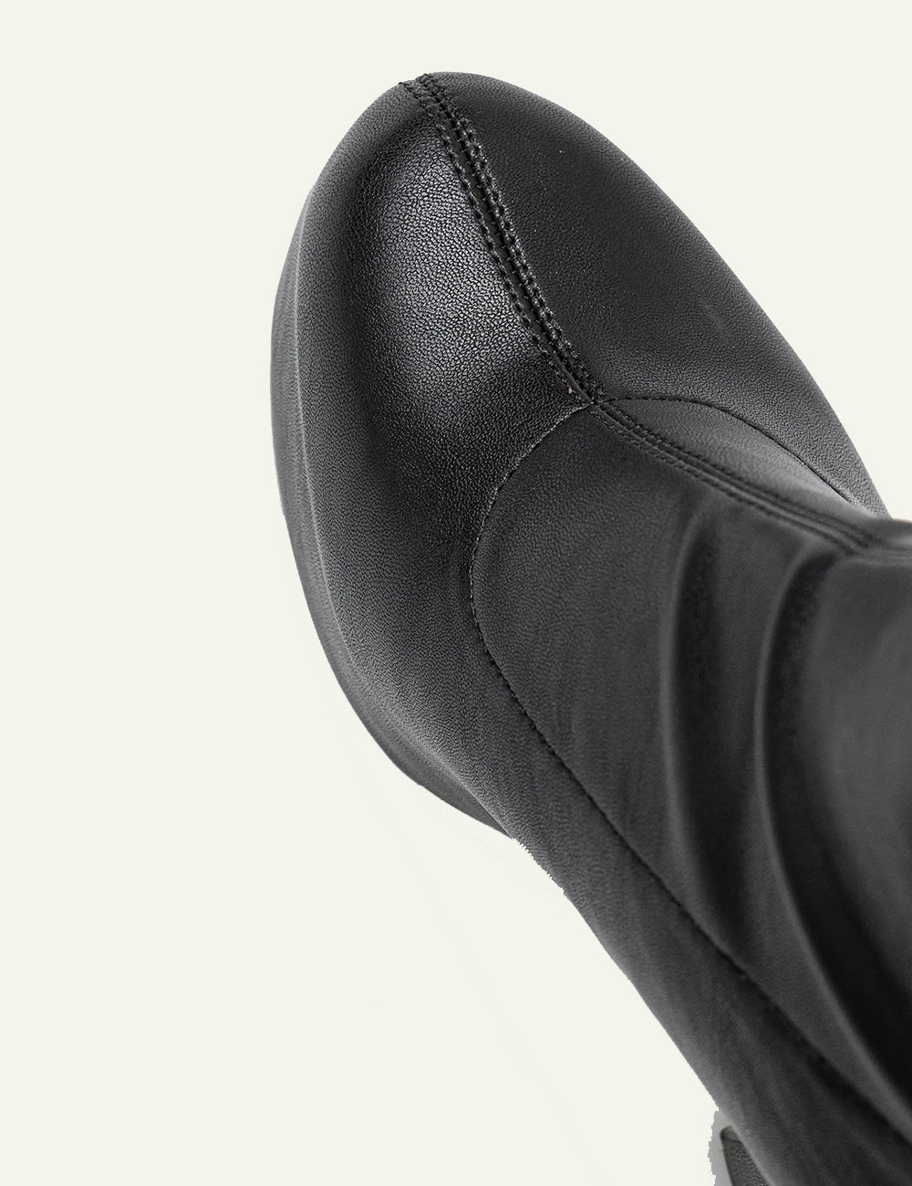 STEVE MADDEN TANTALIZER BOOTS IN BLACK