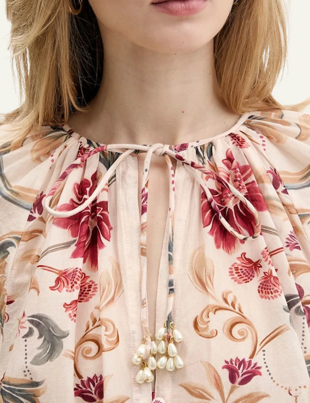 FARM Rio Floral Blouse Cream Pink Neckline Detail