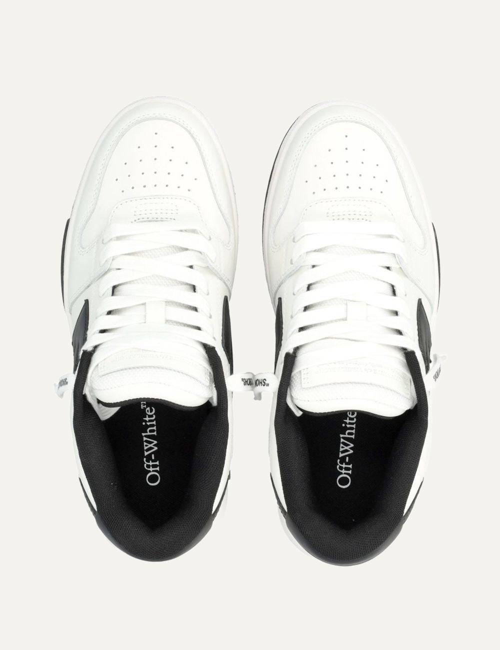 Side view Off-White sneakers white black με iconic SH0ELACES detail