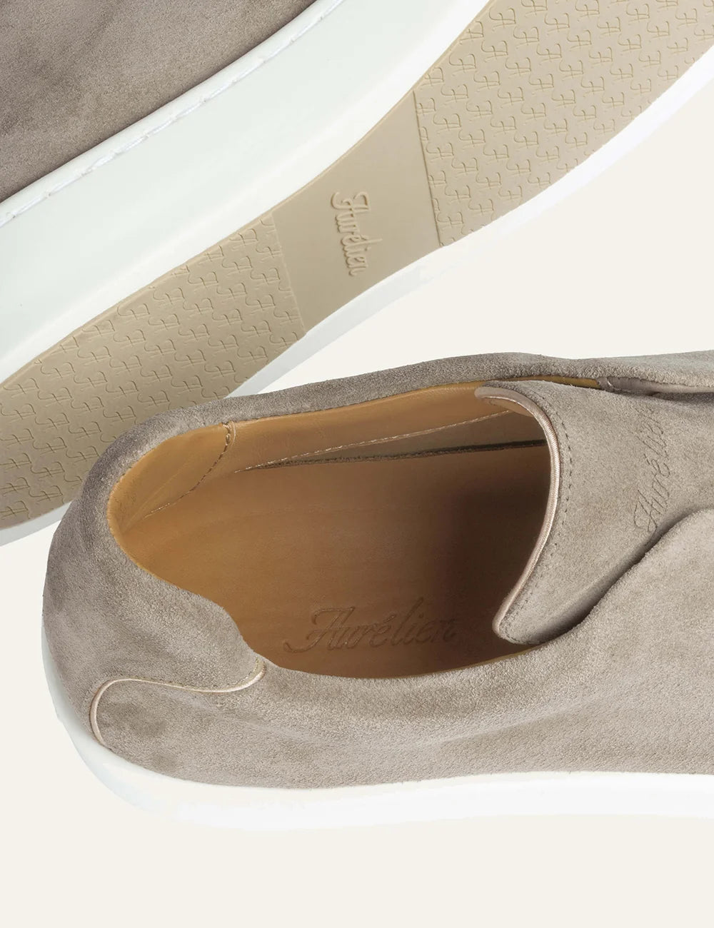 Aurelien AUR3 suede sneaker light grey top detail view