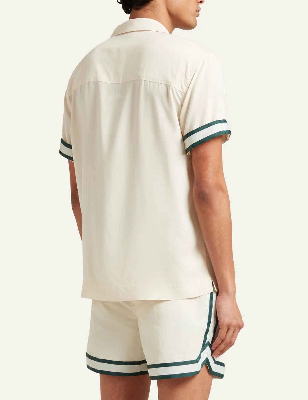 Che ecru camp collar poukamiso short sleeve contrast trim clean back