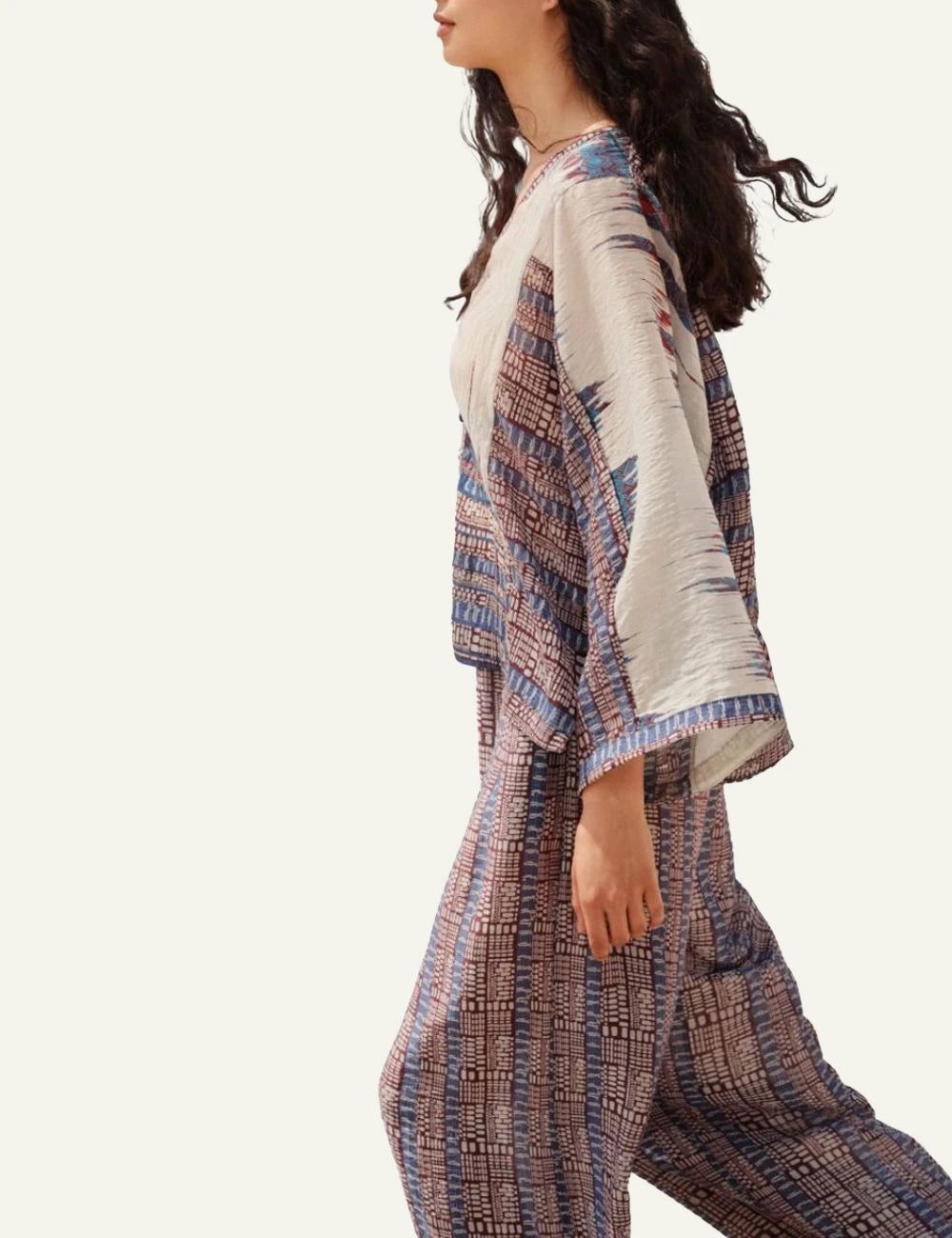 Devotion Twins blouse boho multicolor pattern loose fit V neck side view