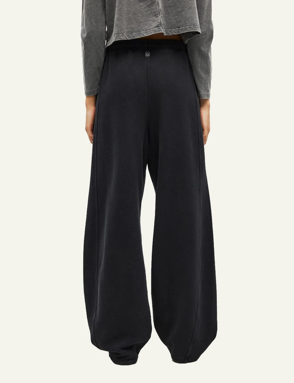 Women's Dirty Laundry black fleece barrel sweatpants with drawstring waist back
