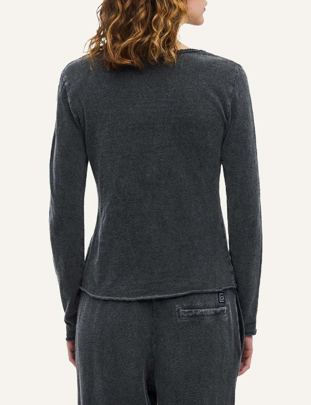 Women's Dirty Laundry faded charcoal cotton slub jersey V-neck long sleeve top back