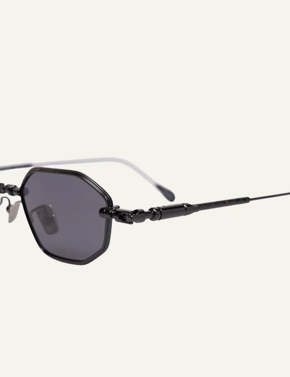 Kuboraum black titanium sunglasses me grey lenses front detail view
