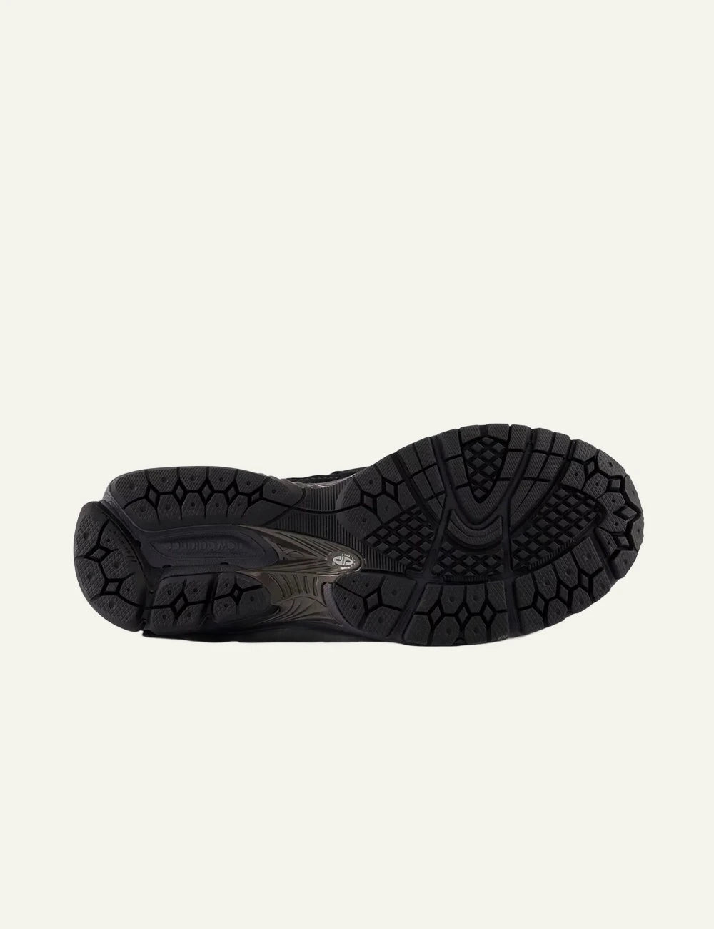 New Balance 2002R Gore-Tex Black Magnet sole