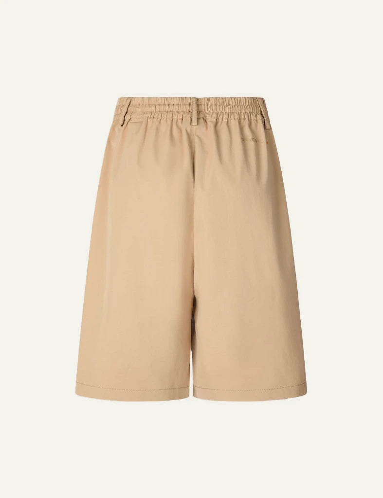 Save The Duck Lysandra shorts beige clean front view pleated mid waist back flat view