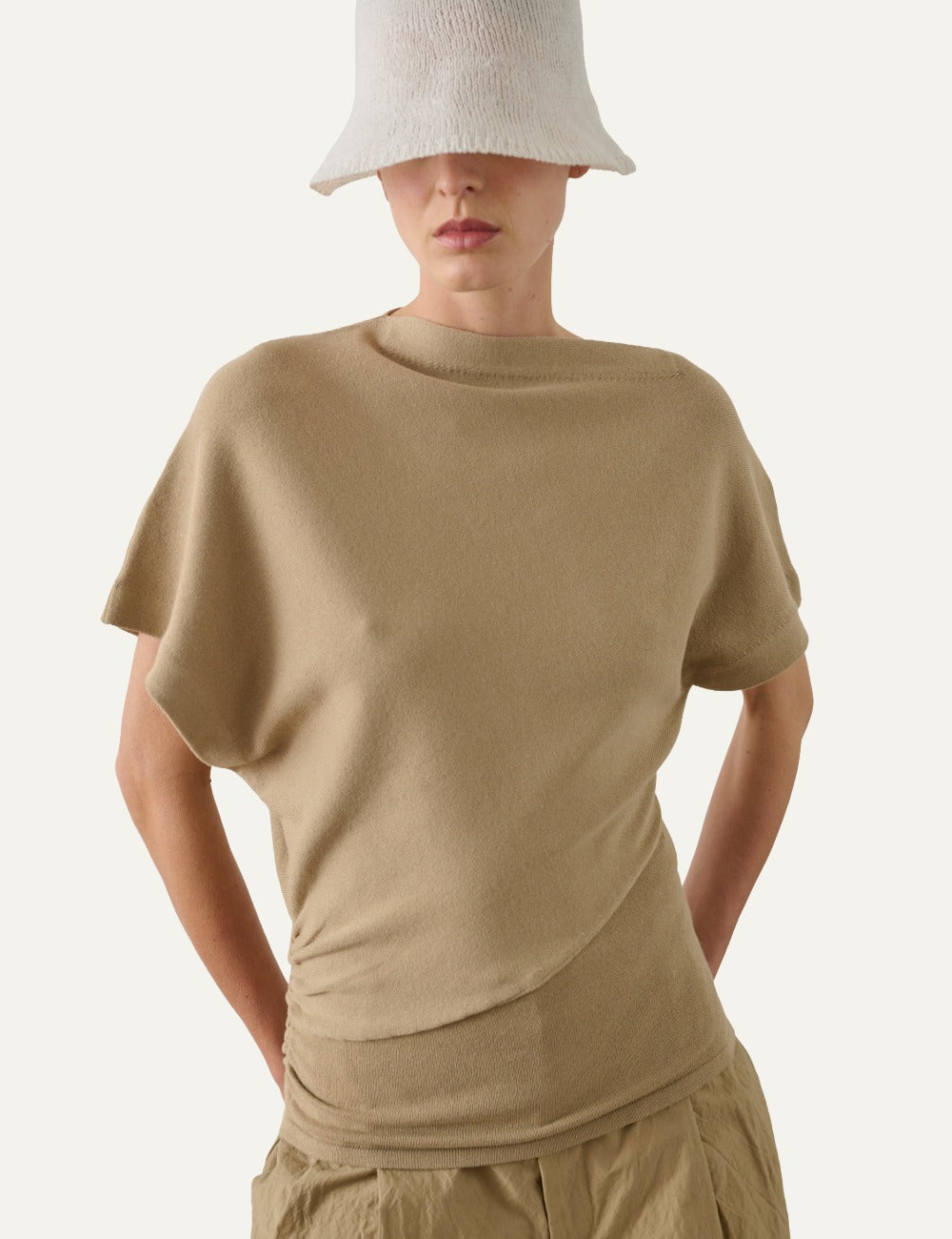 Soeur bucket hat white transparent knit front model view