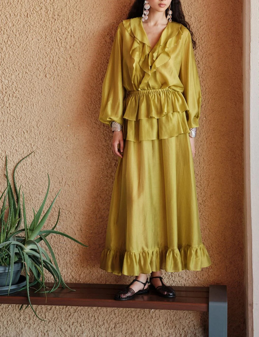 Devotion flowing maxi skirt green full body look