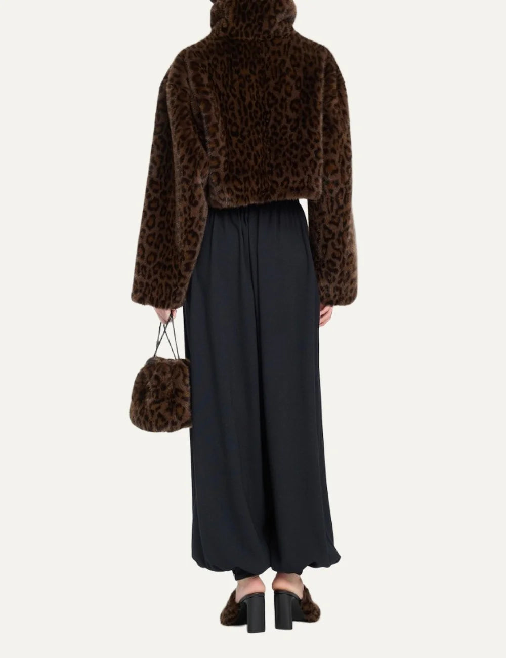 Women's cropped faux fur jacket in brown leopard print, with a high collar, long sleeves and concealed front closure back