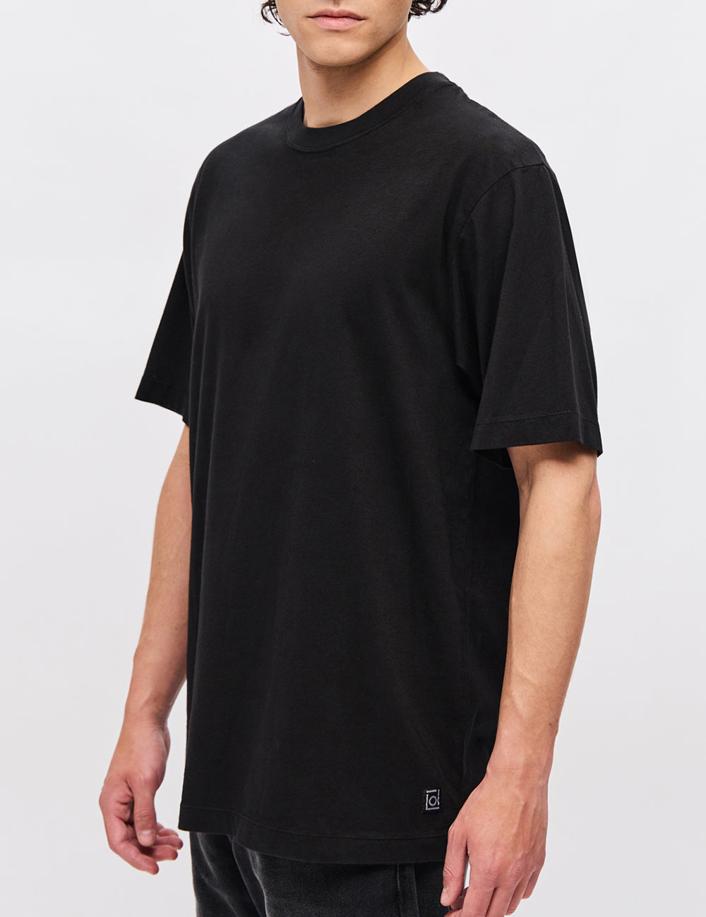 DIRTY LAUNDRY OVERSIZED ROUNDNECK T-SHIRT