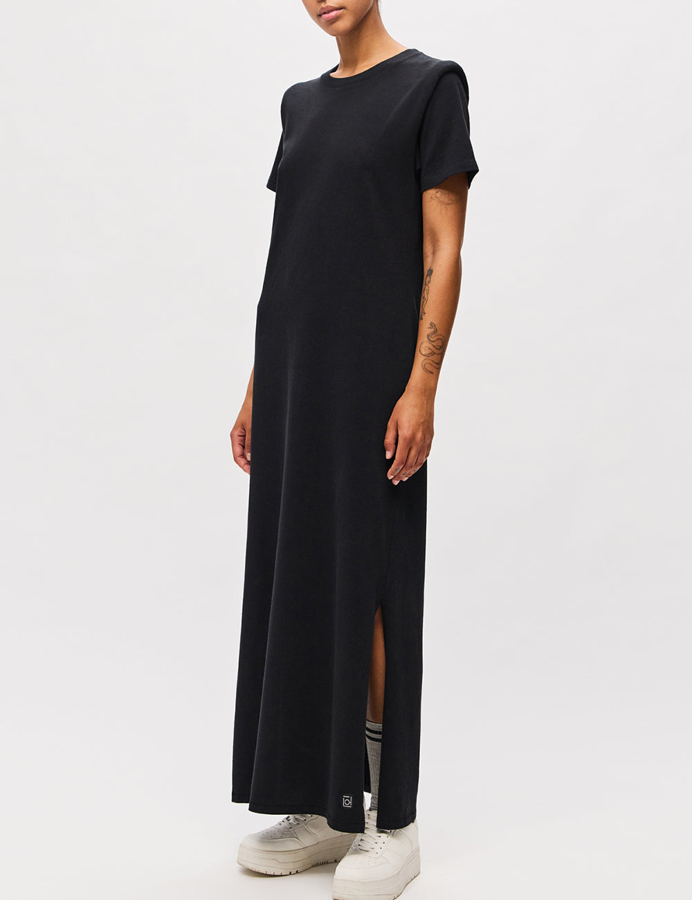 DIRTY LAUNDRY MAXI DRESS WITH SHOULDER DETAIL