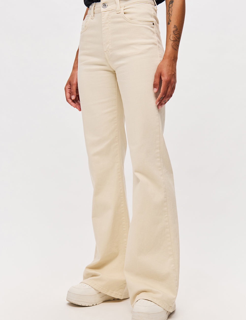 DIRTY LAUNDRY MID-RISE SKINNY FLARE TROUSERS