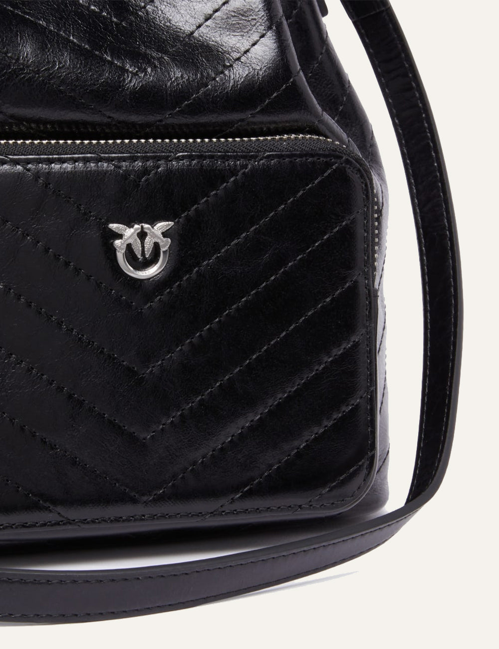 PINKO CARGO BUCKET VITELLO WRINKLE FLAT CHEVRON