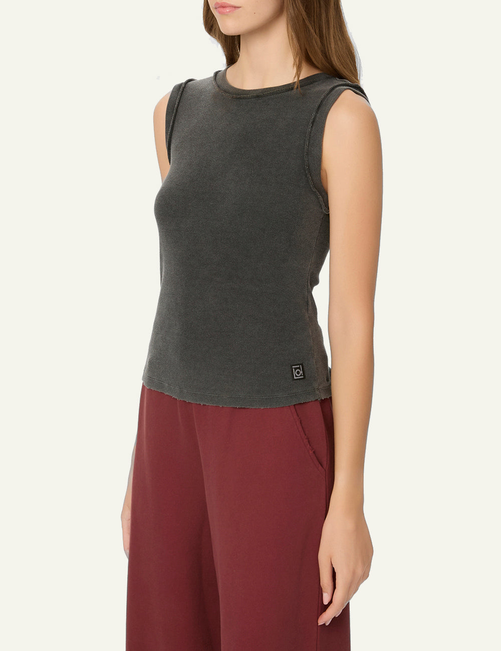 DIRTY LAUNDRY CURVED HEM RIB TANK TOP