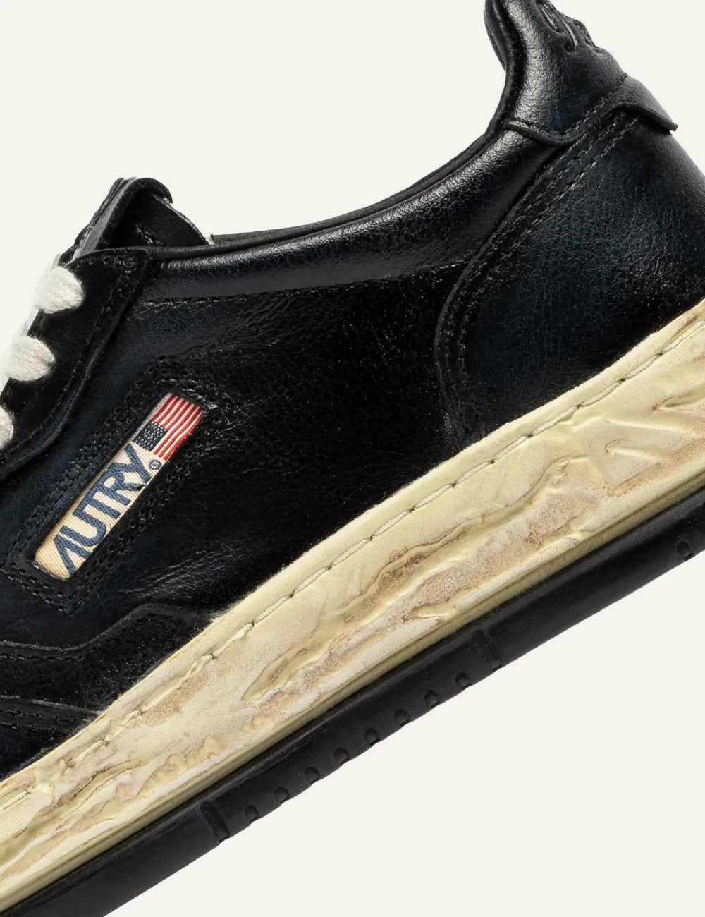 AUTRY SUP VINT LOW W MIHARA BLACK