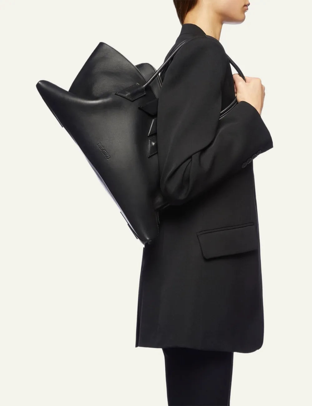 THE ATTICO 'LA PASSEGGIATA MEDIUM' BLACK