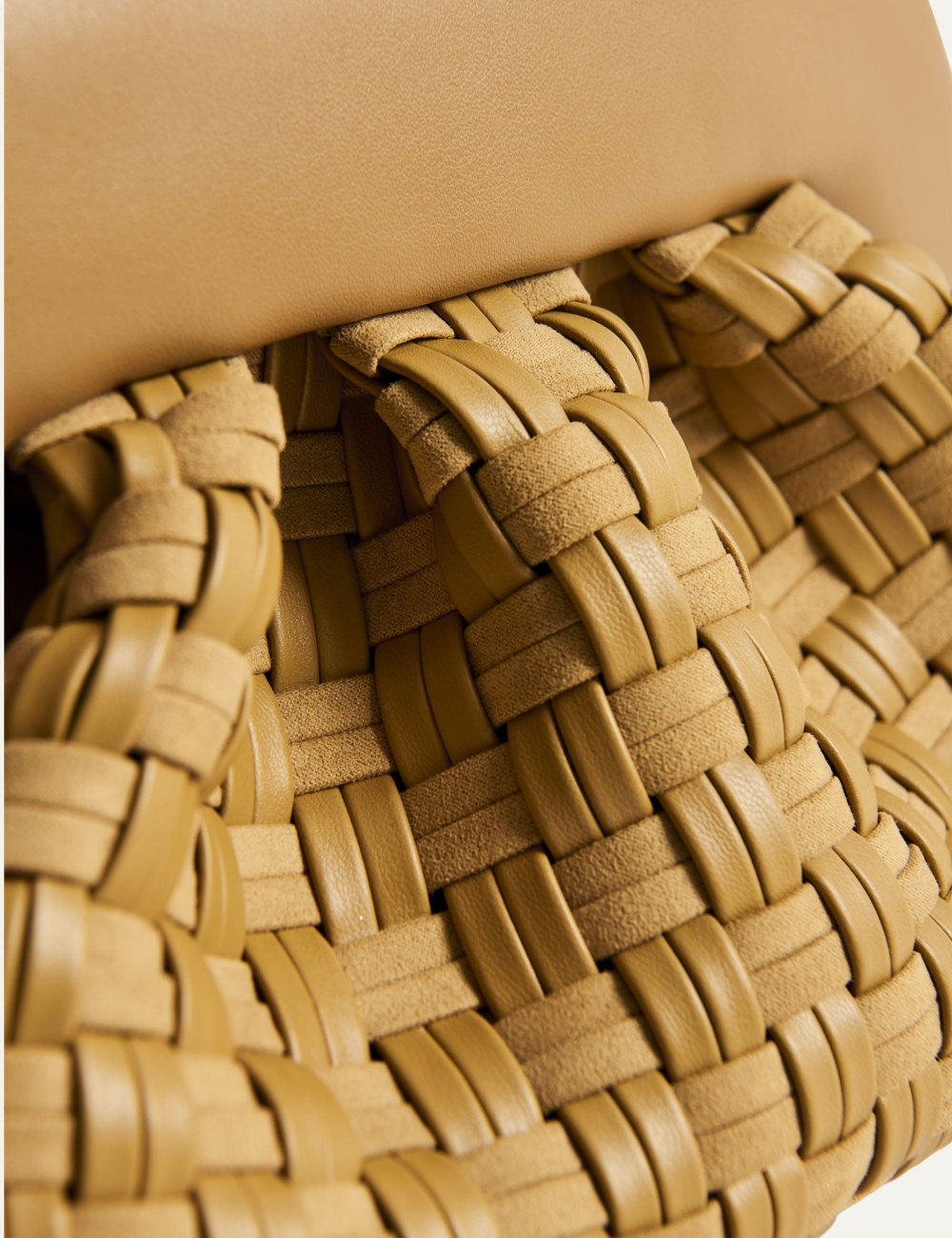 THEMOIRe TIA MICRO WEAVED SUEDE BISCUIT