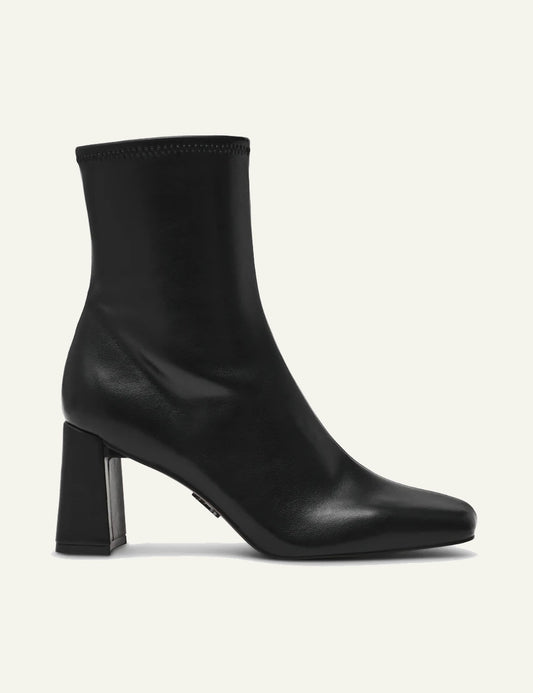 STEVE MADDEN HURST ANKLE BOOTS IN BLACK