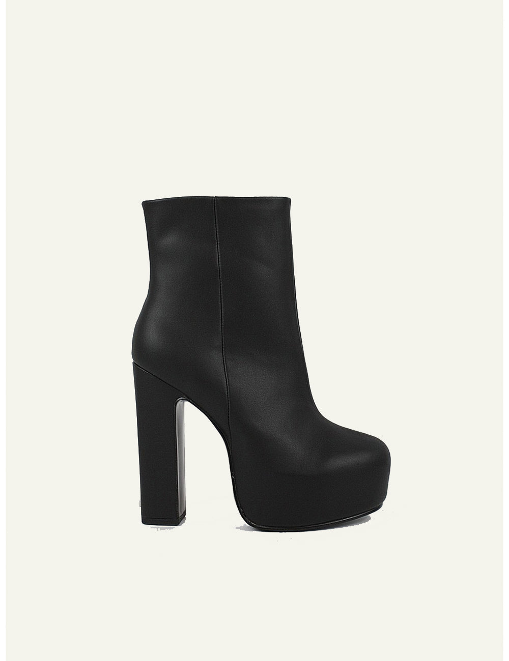 STEVE MADDEN TORCHER ANKLE BOOTS IN BLACK