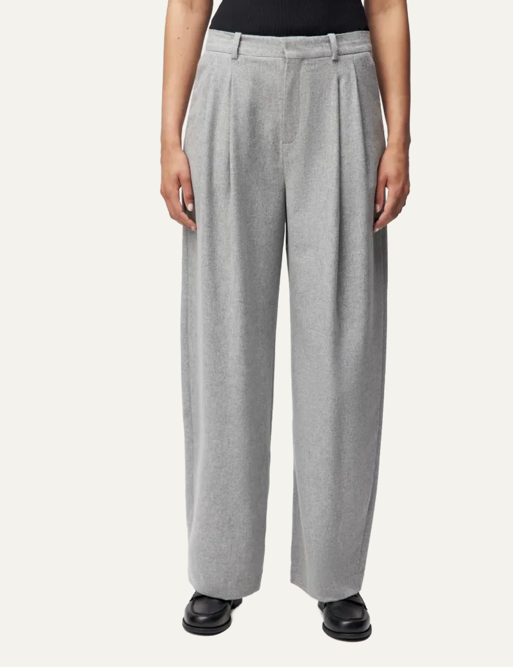 DRYKORNINK CASUAL PLEATED TROUSERS IN FLANNEL LIGHT GREY