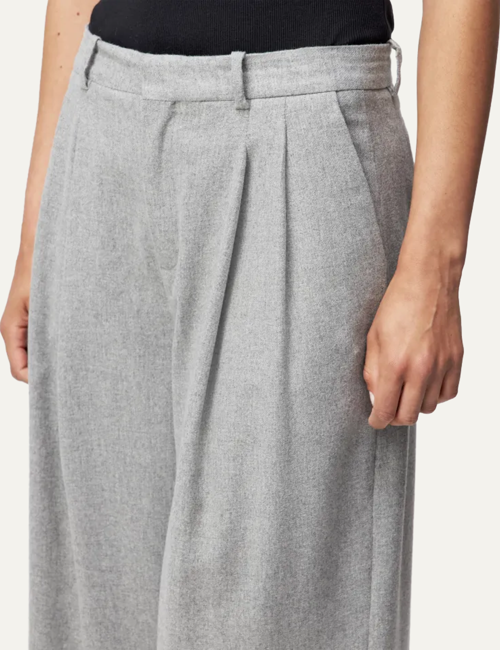 DRYKORNINK CASUAL PLEATED TROUSERS IN FLANNEL LIGHT GREY