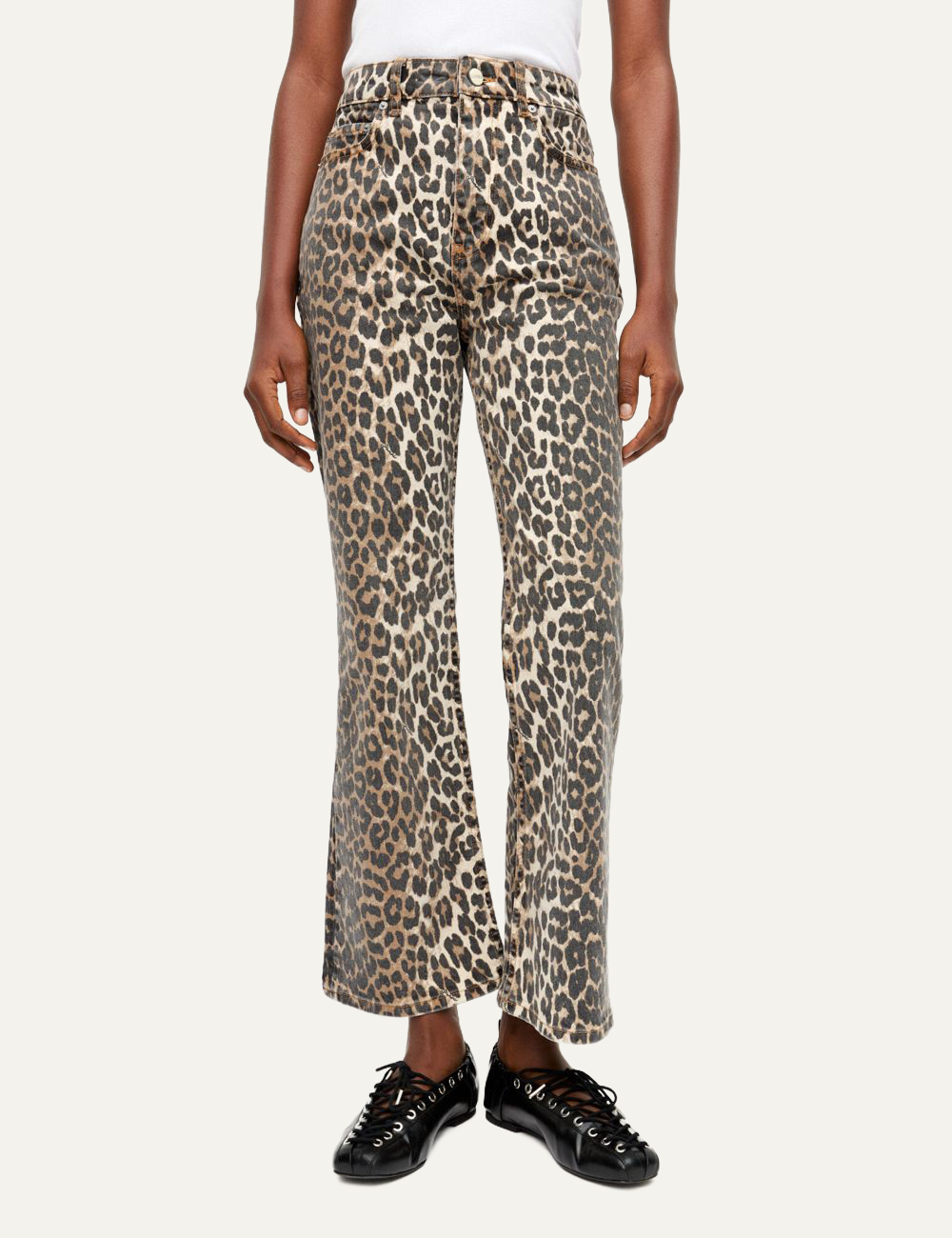 ganni denim betzy cropped leopard pants model close front