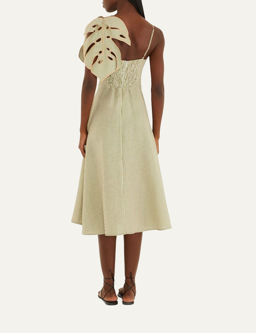 Back view green striped midi φόρεμα με smocked πλάτη και ανάλαφρη γραμμή