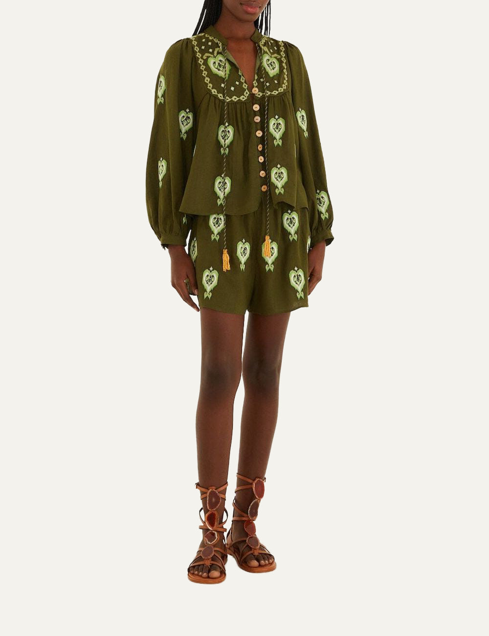 Γυναικείο FARM Rio green embroidered shorts front view με heart tapestry μοτίβο