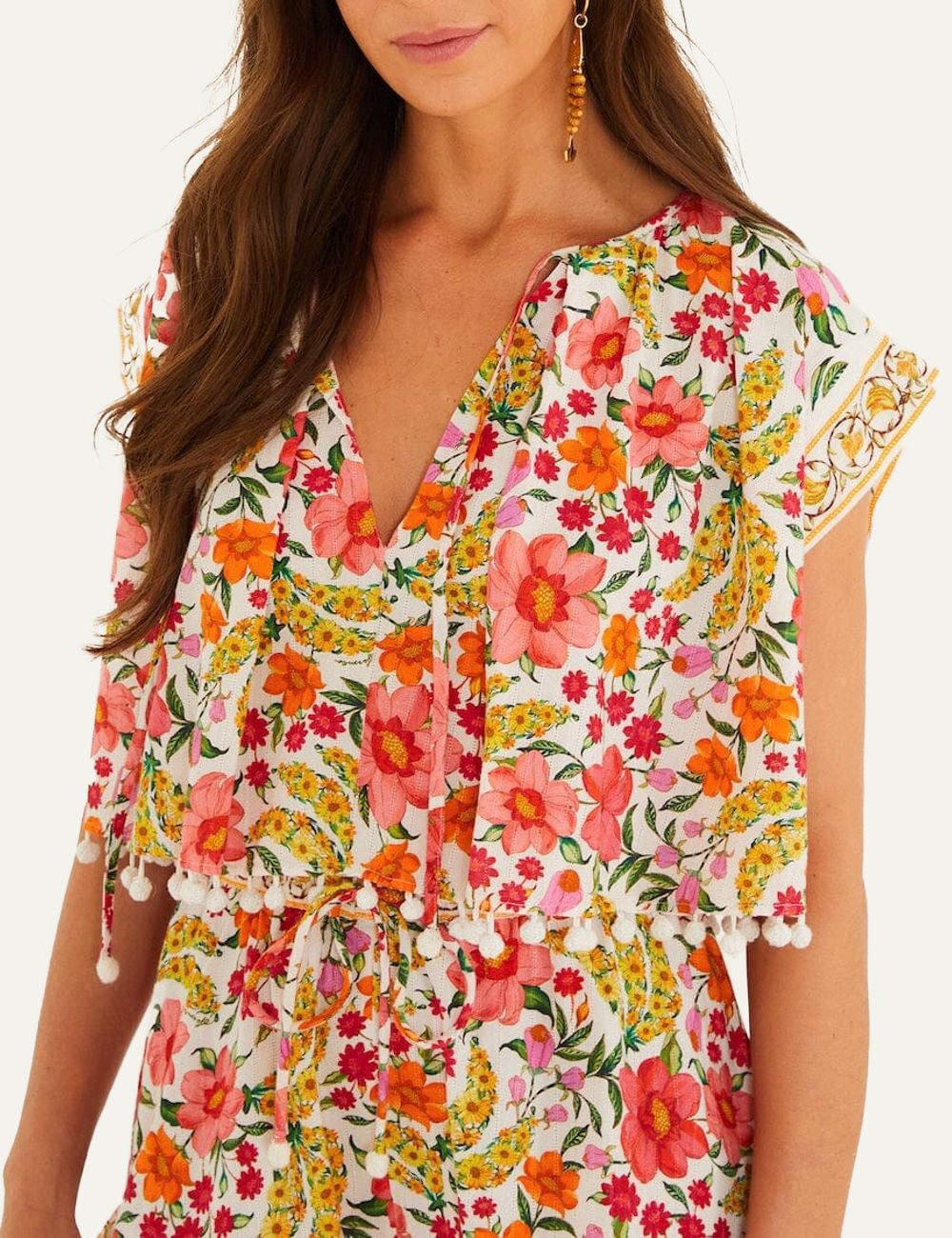 FARM Rio floral playsuit detail, V λαιμόκοψη με κορδόνι και pom-pom τελείωμα, colorful flowers