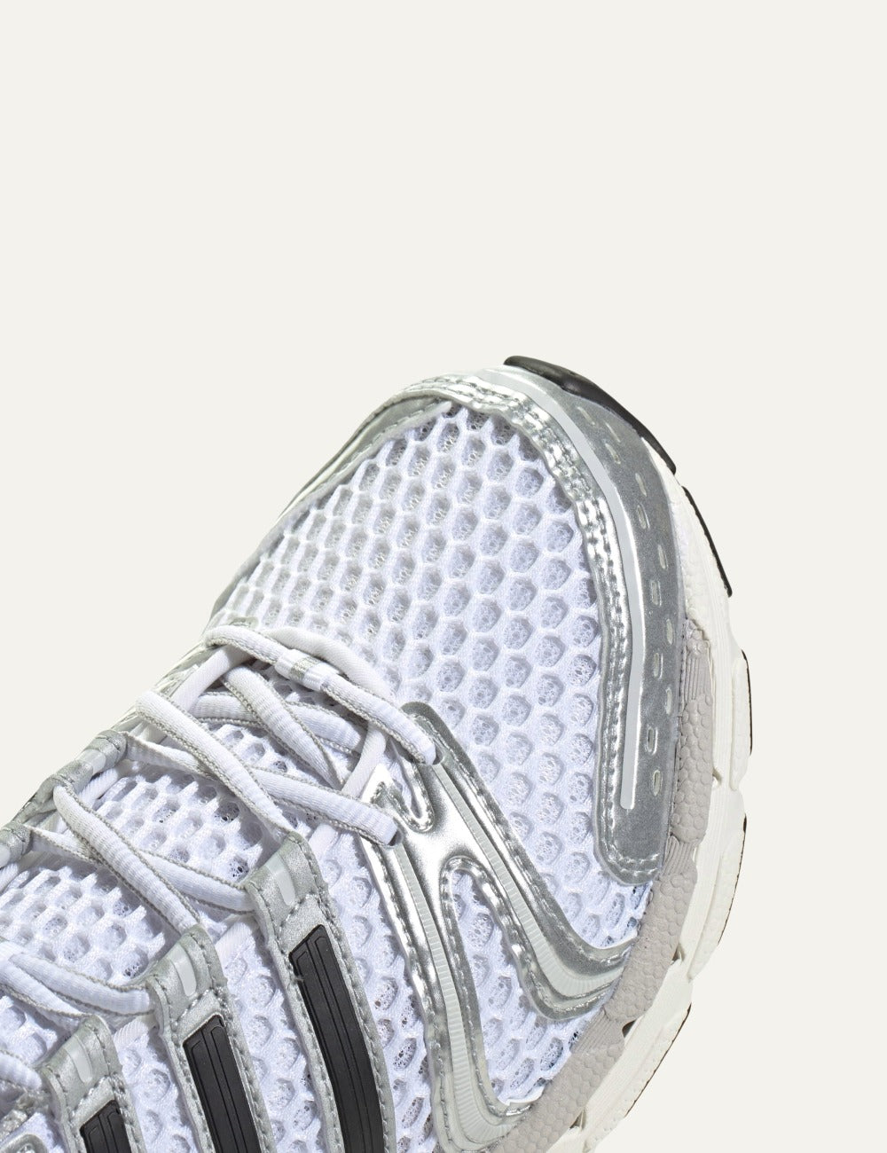 Adidas Adistar Control 5 toe detail με breathable mesh και metallic προστασία