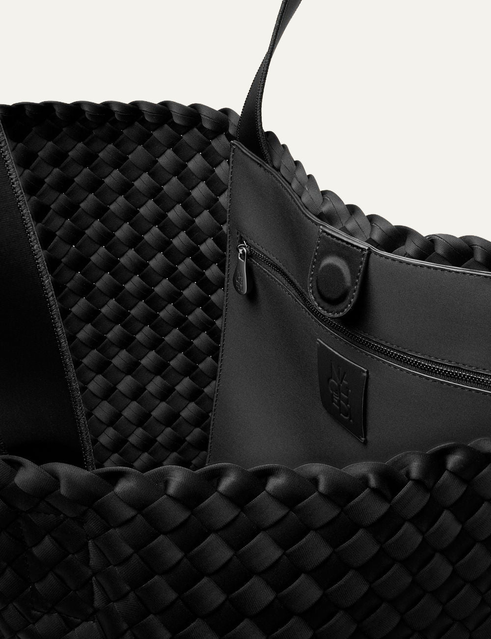 Naghedi Como Large Tote Onyx interior detail με zip pocket και magnetic snap