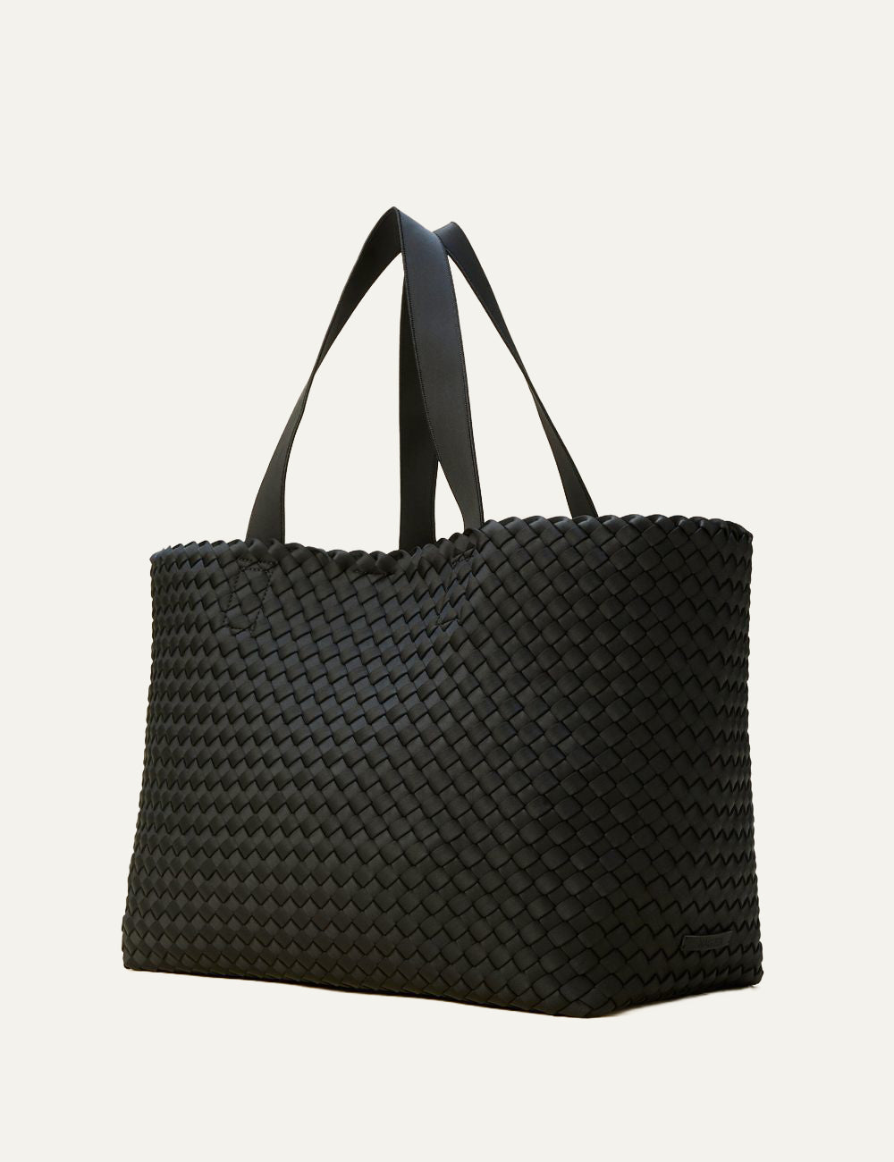 Γυναικεία Naghedi Como Large Tote Onyx side view handwoven neoprene texture