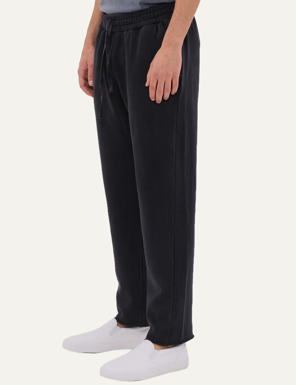 DIRTY LAUNDRY SWEATPANTS WITH DESTROYS