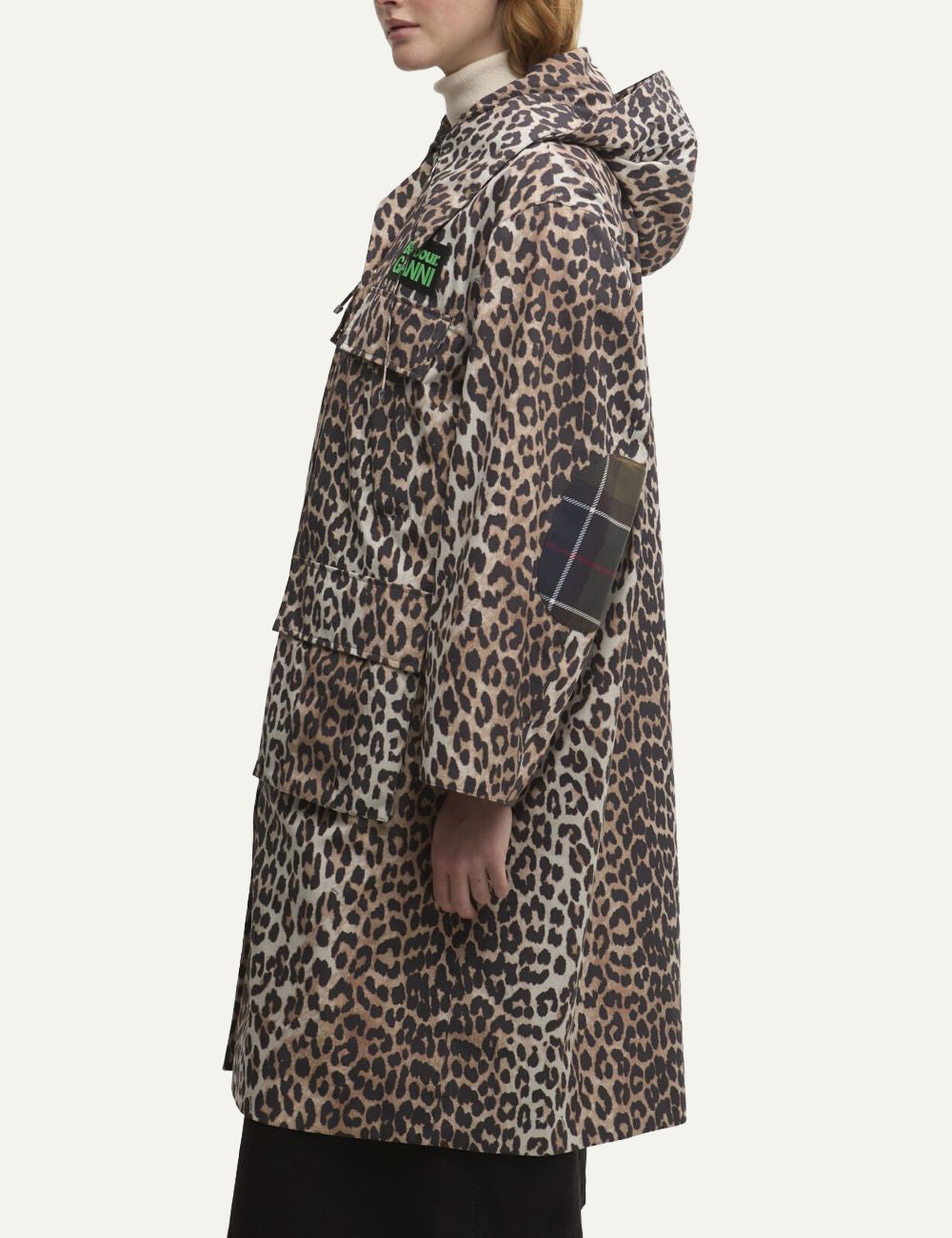 Πλάγια όψη Barbour x GANNI leopard waterproof parka με κουκούλα