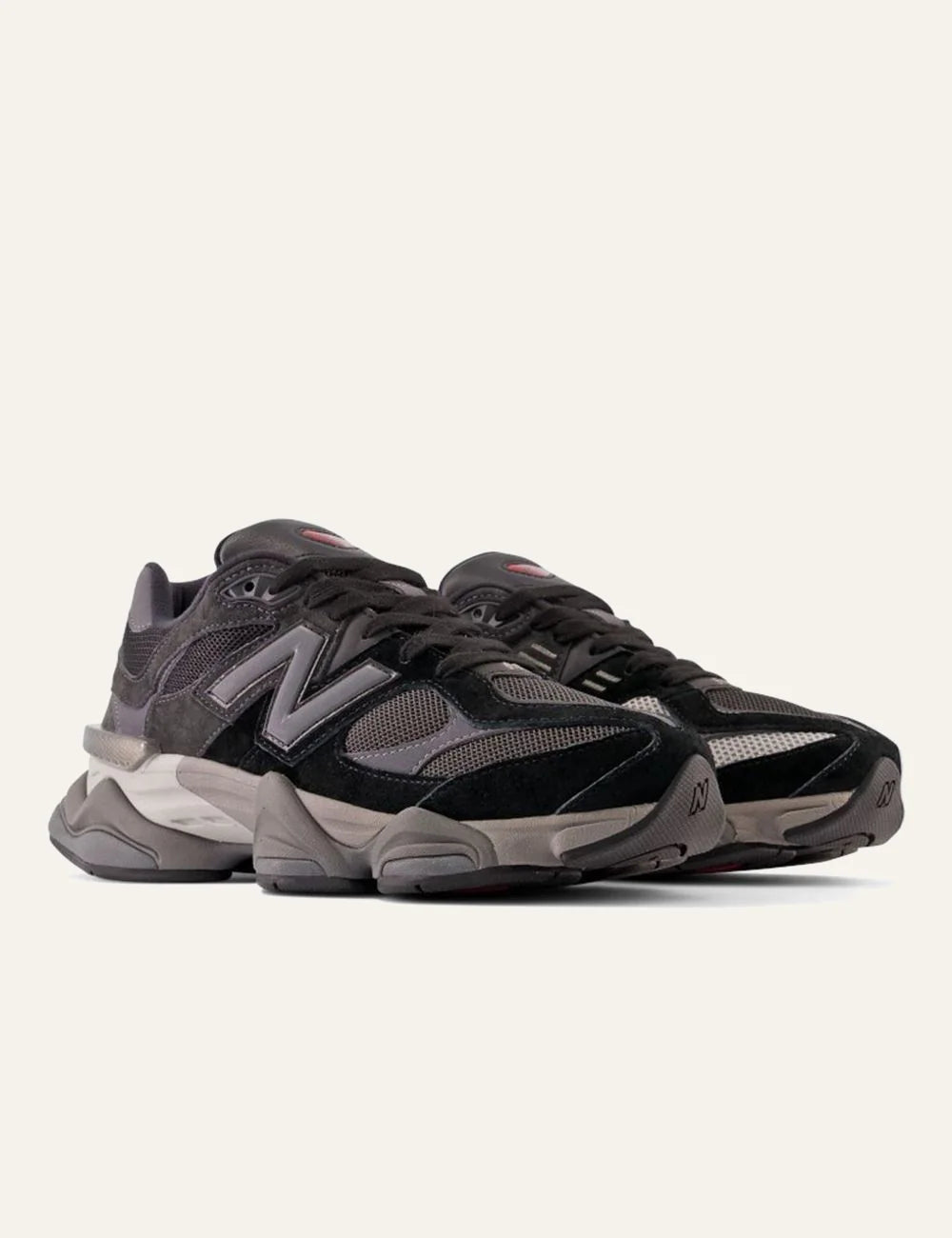 Gynaikeia New Balance U9060 sneakers front angle view
