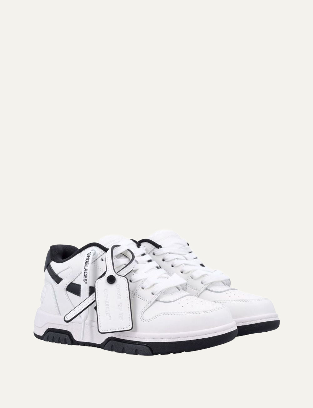 Top view Off-White sneakers σε λευκό μαύρο με leather upper και lace-up design