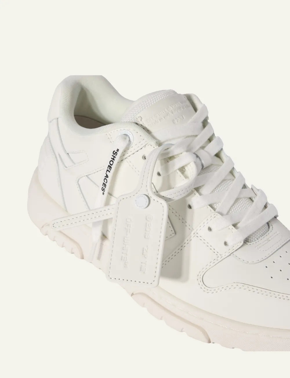 Off-White sneakers total white, front view με perforated toe box και lace-up fastening