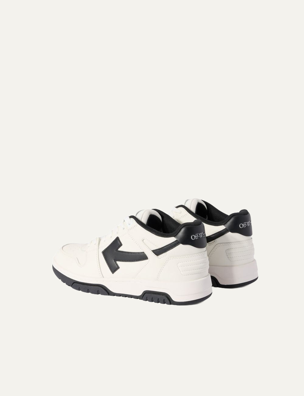 Back view Off-White sneakers με branded heel counter και chunky sole