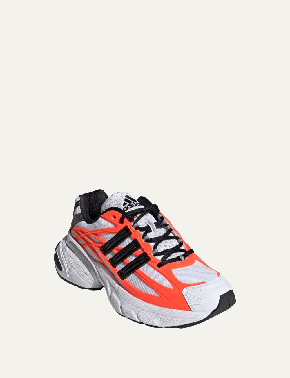 Adidas Adistar XLG 2.0 front angle view με 3-Stripes και chunky midsole