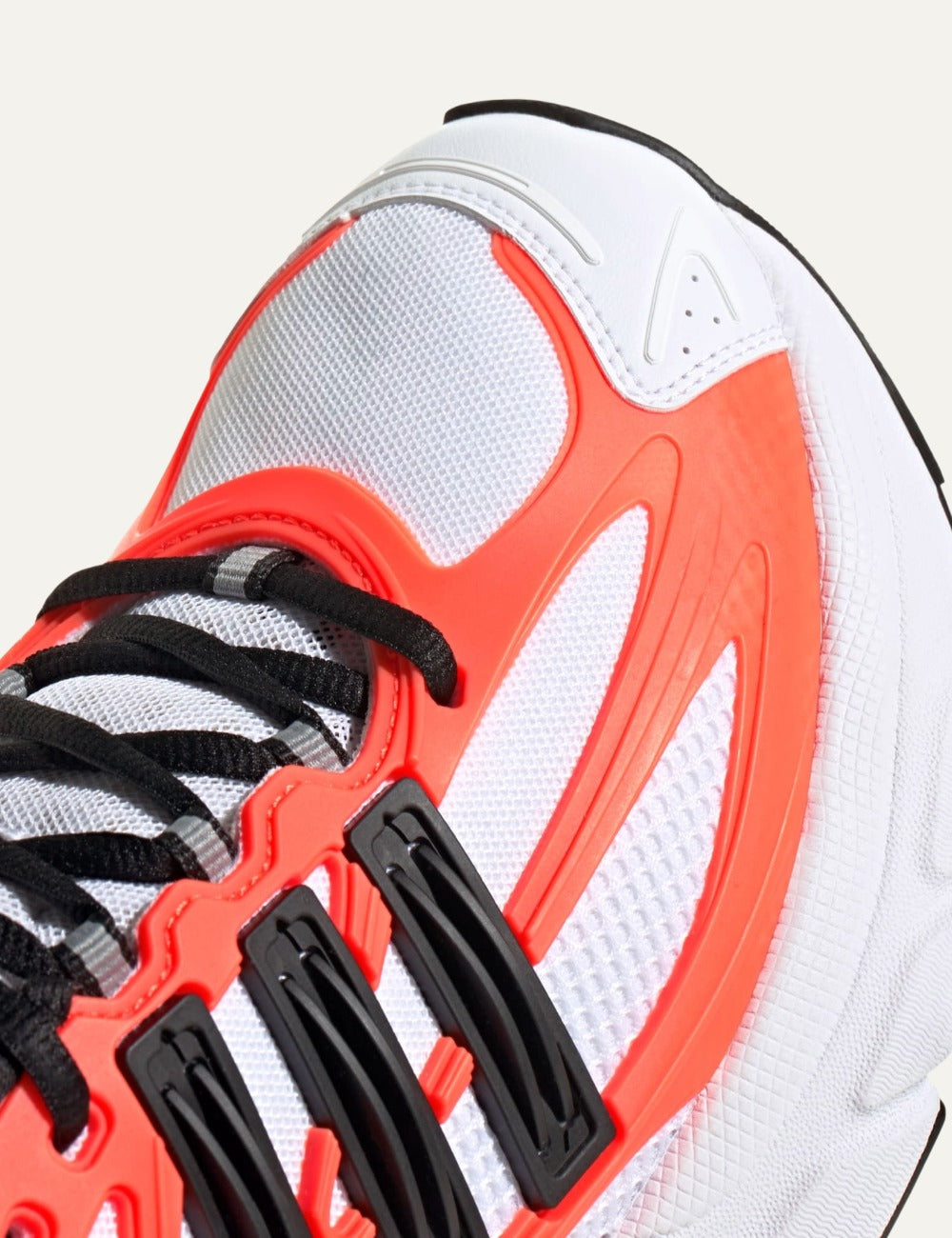 Adidas Adistar XLG 2.0 detail κοντινό στο mesh upper και RPU support structure