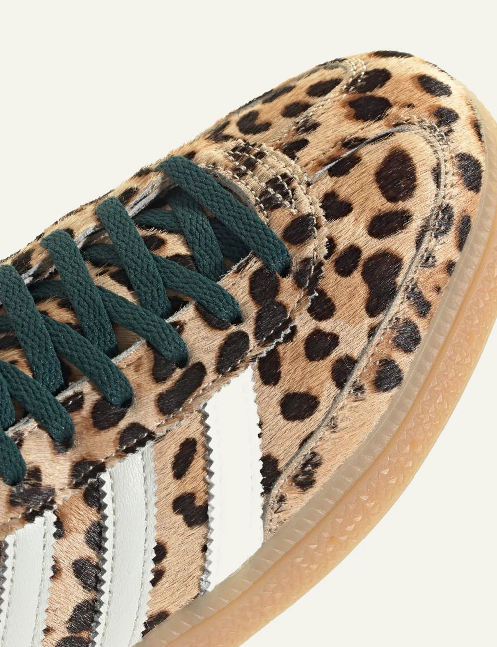 Adidas Handball Spezial sneakers leopard print Magic Beige me ivory stripes angled front view