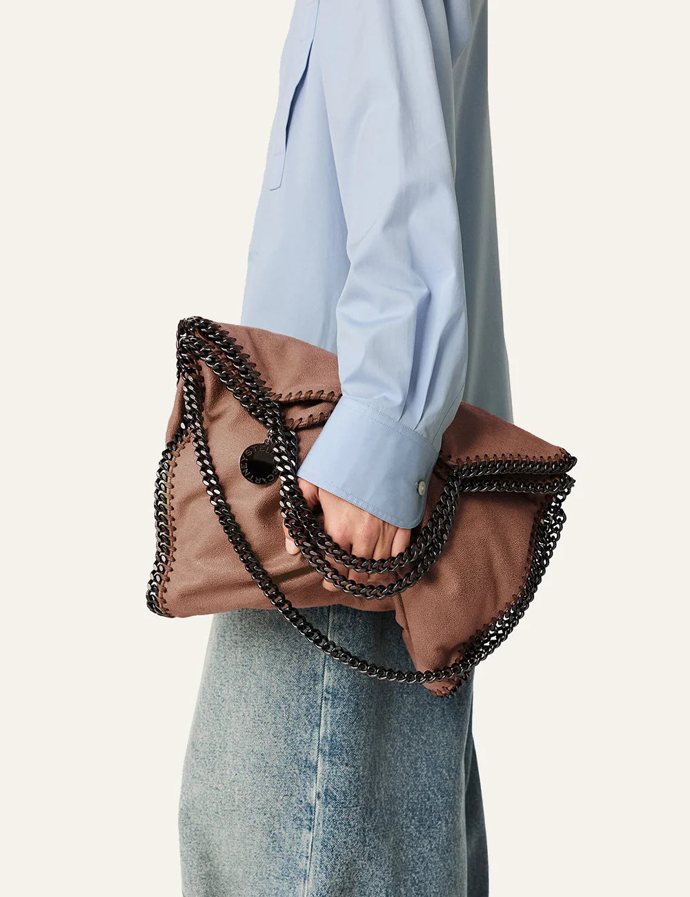 Stella McCartney Falabella style tote brown carried by hand με signature chain