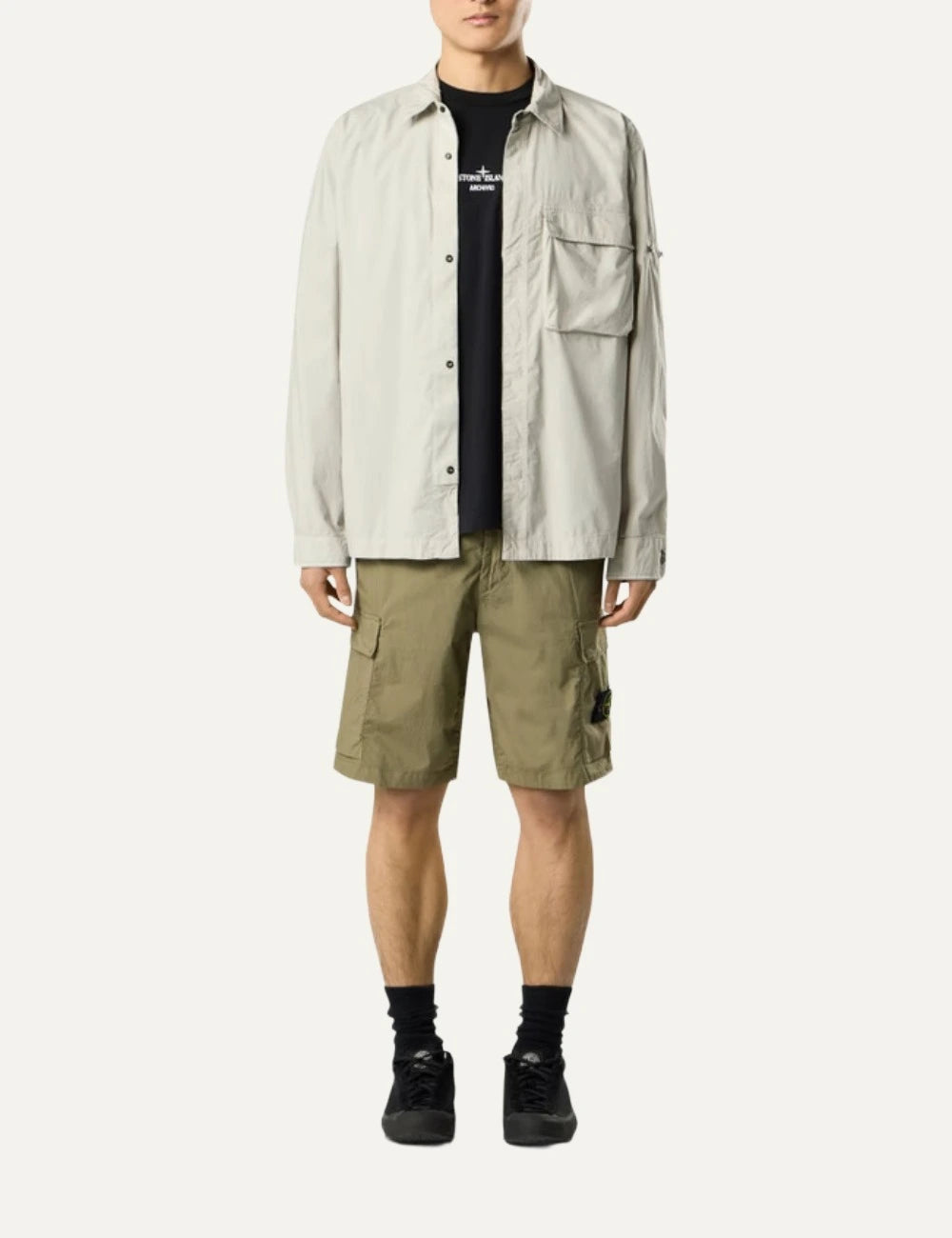 Stone Island L100020 cargo bermuda military green full body look