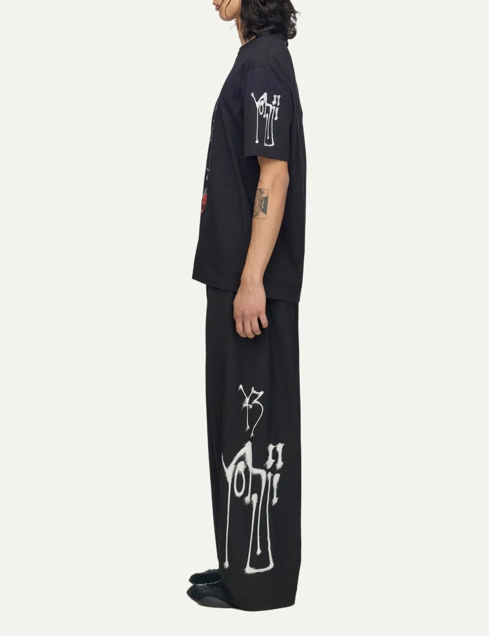 Y-3 men's black cotton T-shirt with graphic print side