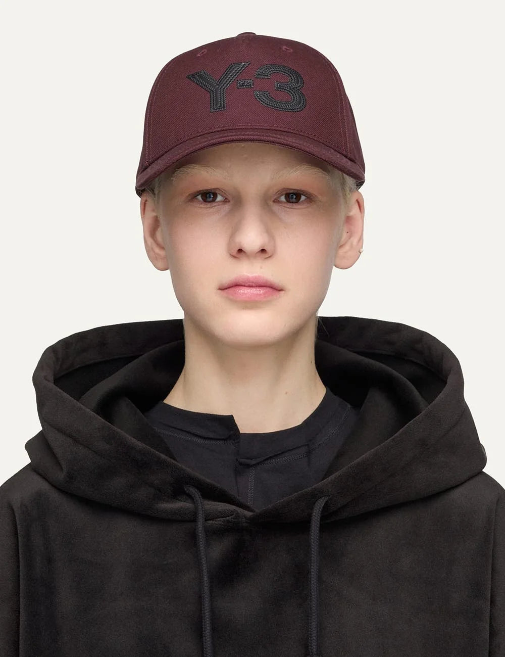 Y-3 burgundy cotton canvas cap with black leather logo model