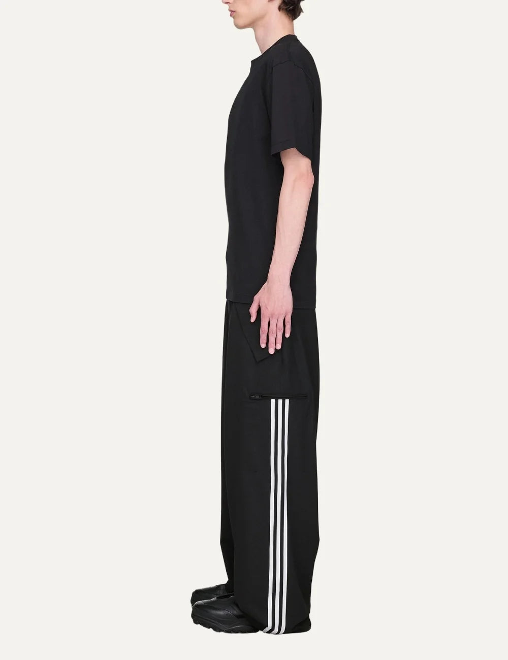 Y-3 men's black cotton short sleeve T-shirt with logo side