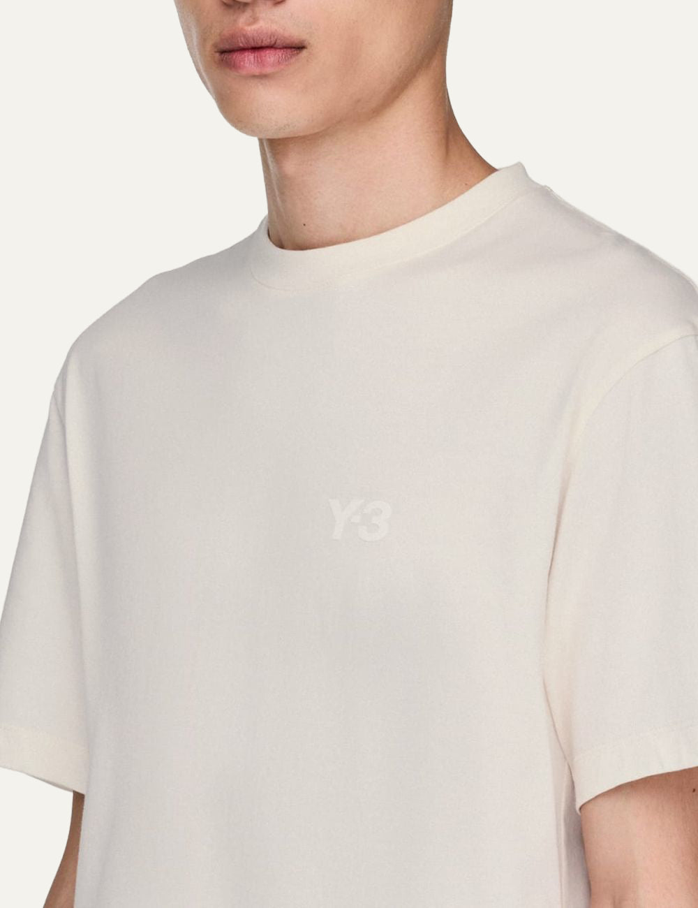 Y-3 κοντομάνικη μπλούζα λευκή close up ύφασμα single jersey